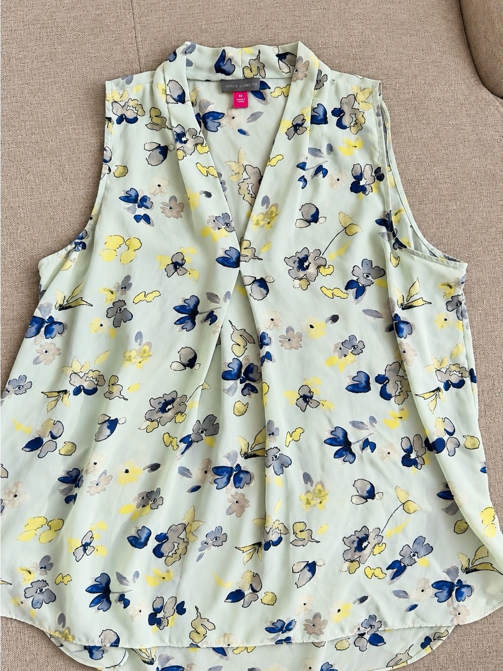 Vince Camuto Mint / light blue Floral Sleeveless Vneck top - Medium